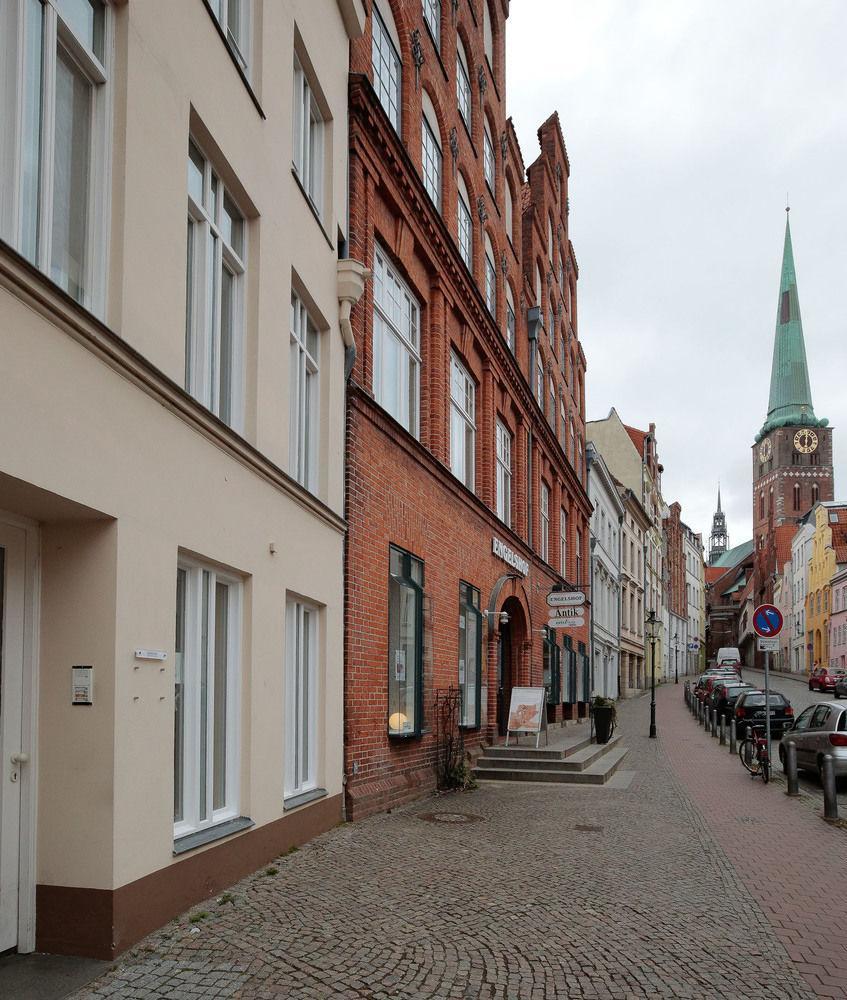 Ferienwohnungen Am Holstentor Lubeck Exterior photo
